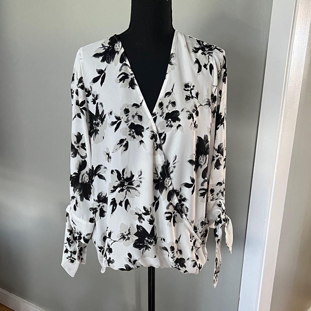 West Kei Black and White Floral Blouse